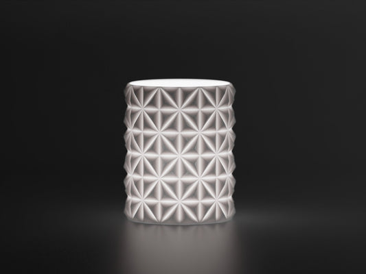 Luminthos Teelicht-Hülle beleuchtet – Lichtspiel geometrisches Muster