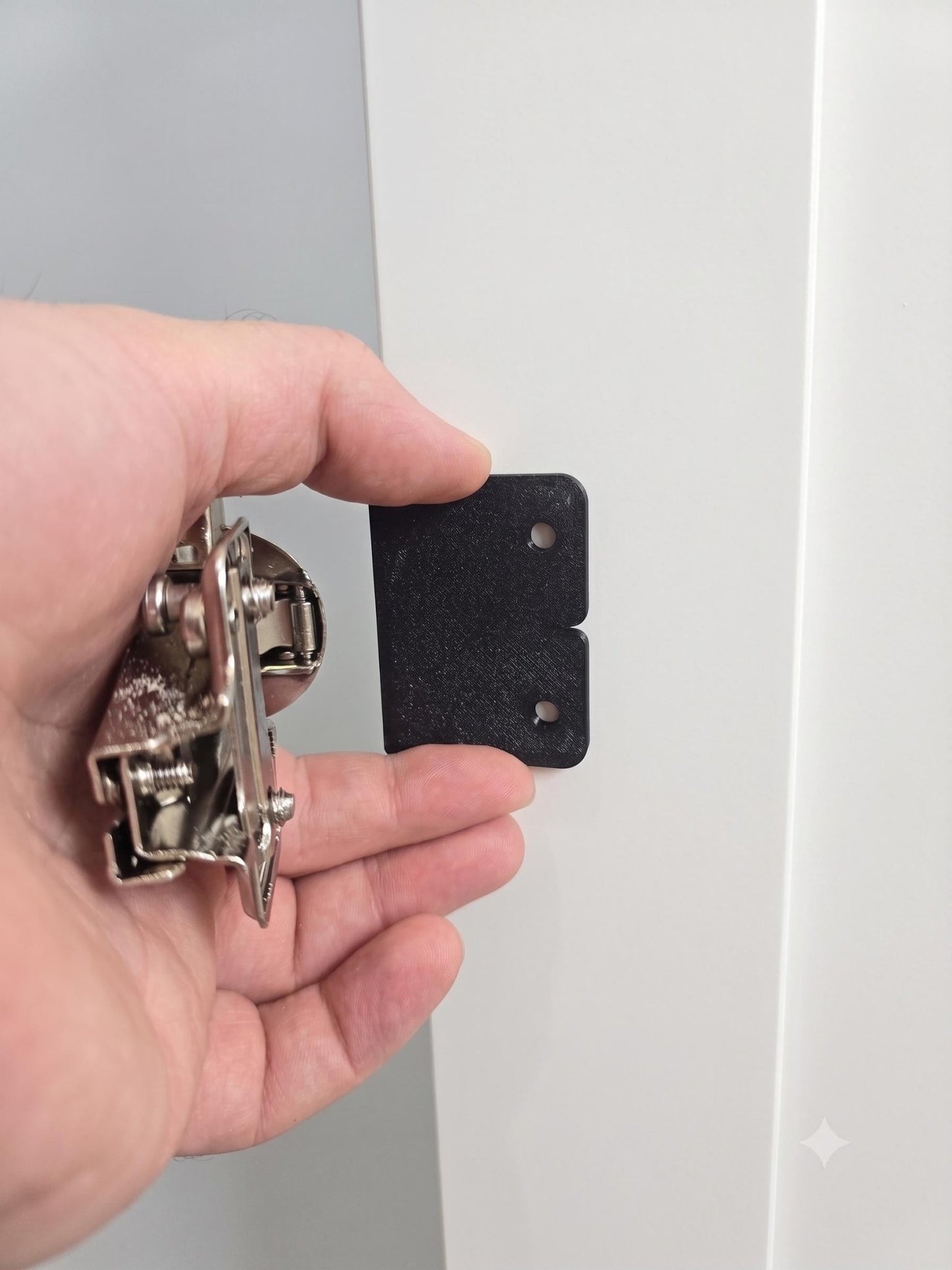 IKEA Scharnier-Montageset 3-teilig – 2 Bohrlehren + Türhalter | präzise Bohrungen für 35-mm-Topfscharniere | PETG, Made in Germany - in3dlabs